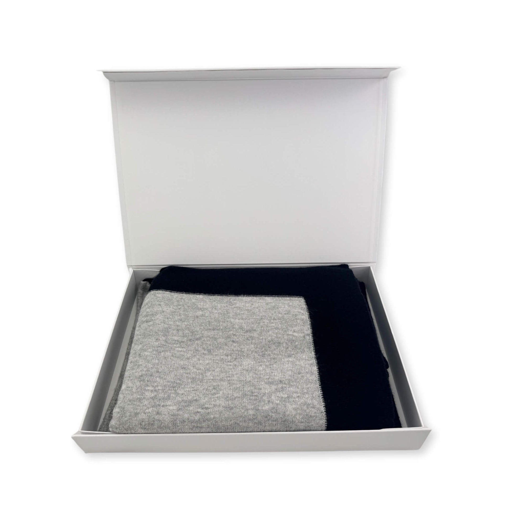 Cashmere Merino Blend Travel Blanket & Pouch Gray & Black // sample-Jet&Bo