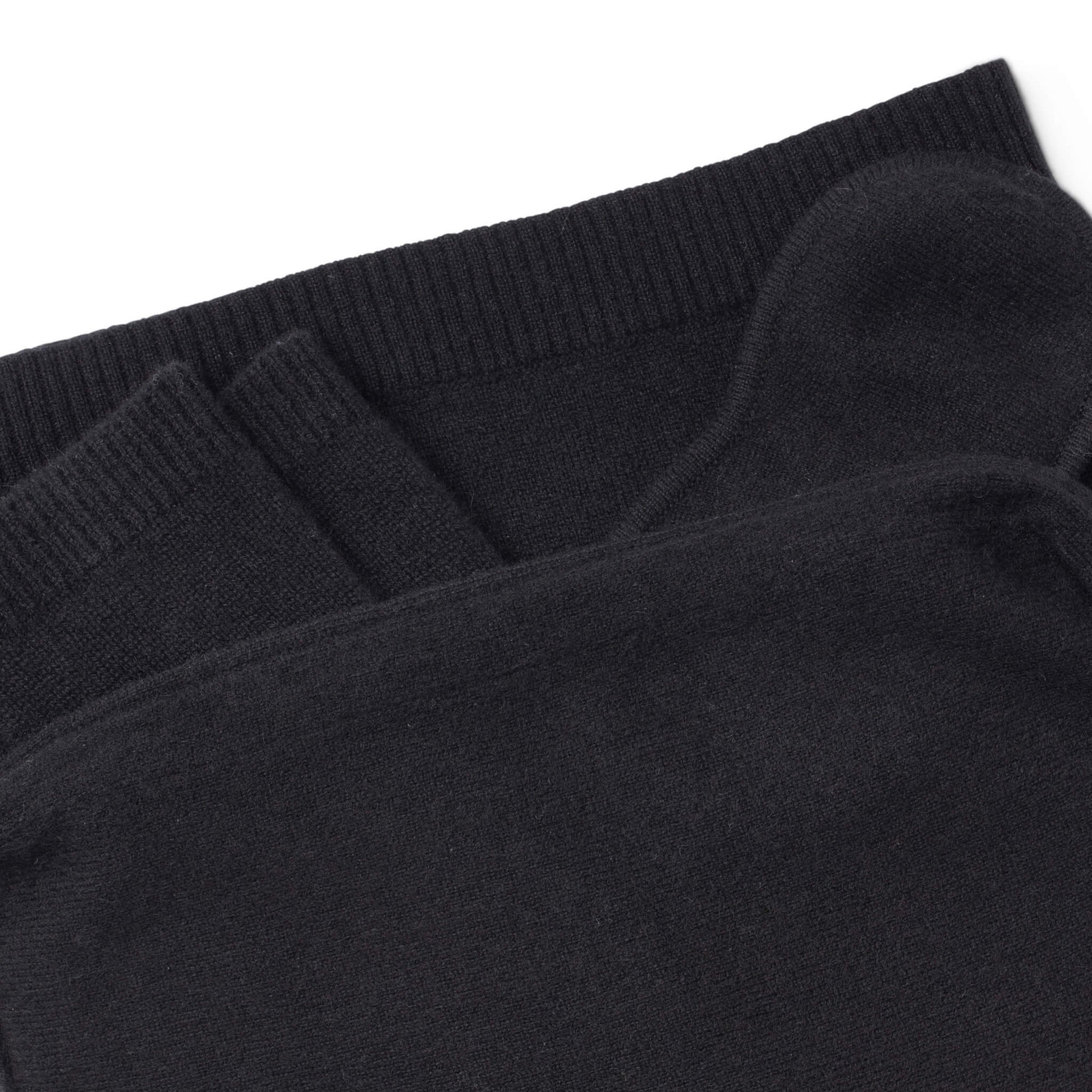 'Make Travel Luxurious Again' Cashmere Travel Set (Black)-Jet&amp;Bo