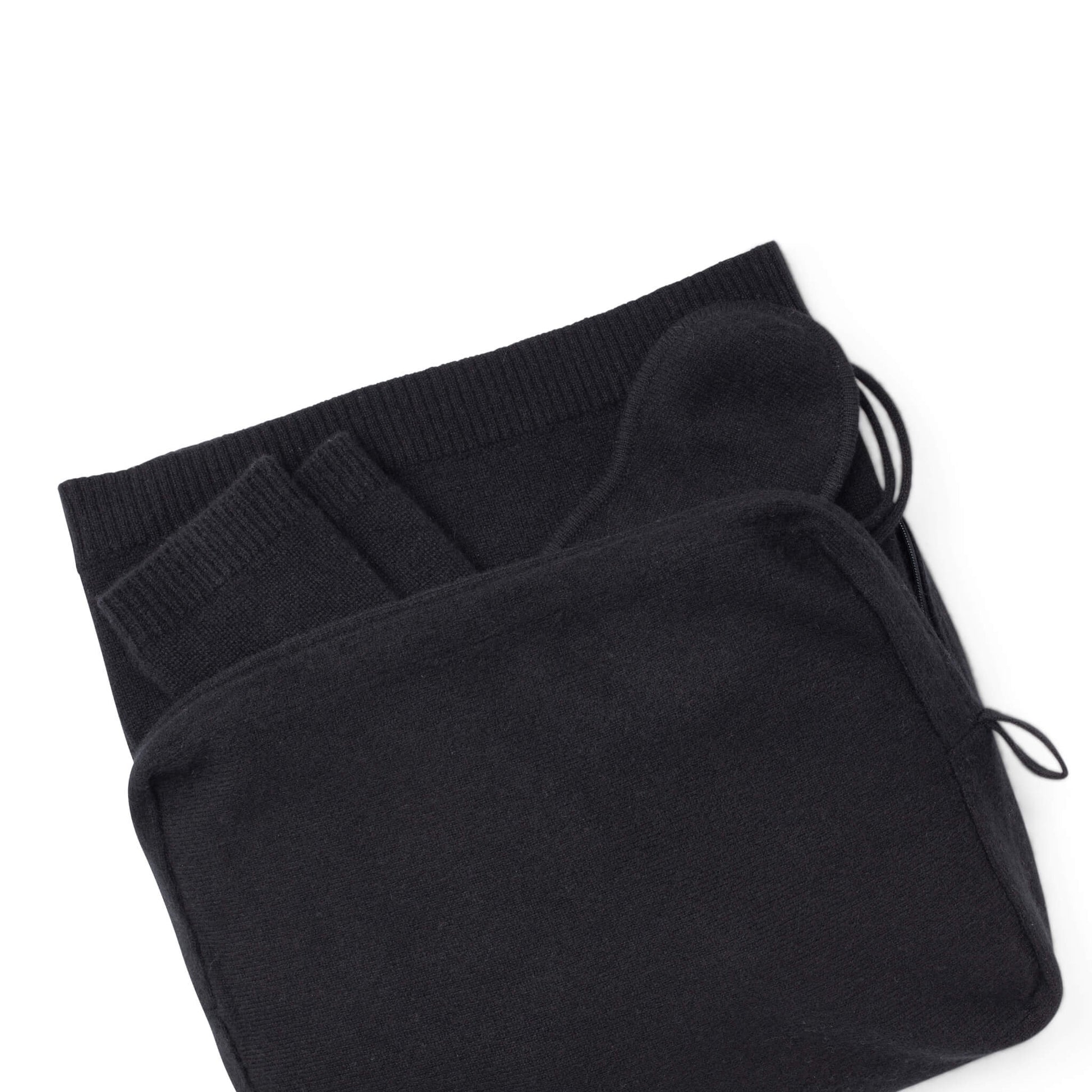 'Make Travel Luxurious Again' Cashmere Travel Set (Black)-Jet&amp;Bo