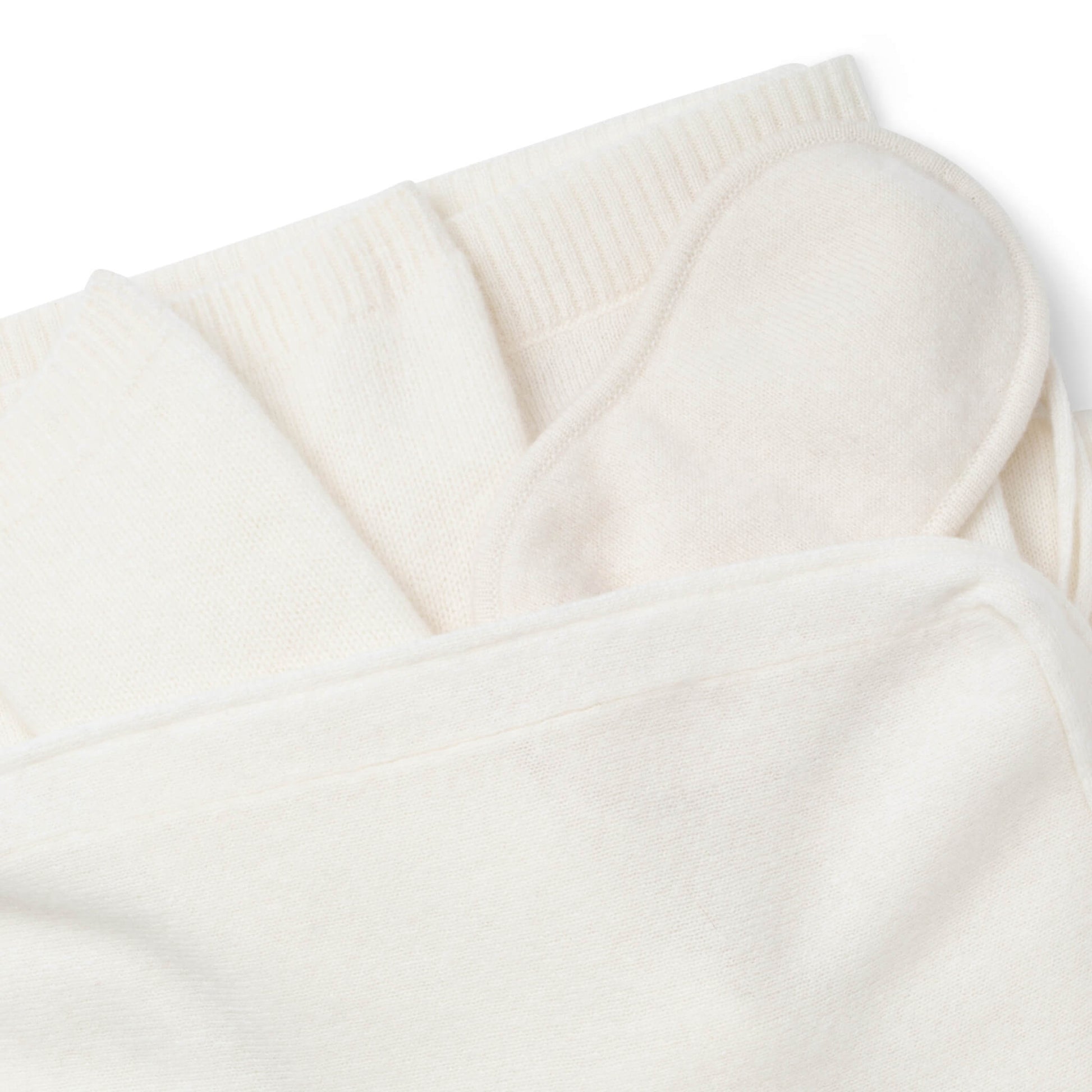 'Make Travel Luxurious Again' Cashmere Travel Set (Ivory)-Jet&amp;Bo