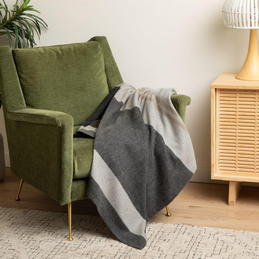 'Home and Away' Cashmere Blanket (Gray)-Jet&Bo